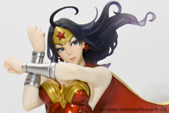 Bishoujo: DC Comics - Armored Wonder Woman